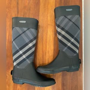 LIKE NEW: Burberry London House Rubber Riding Boots size 37 (US 7/7.5)